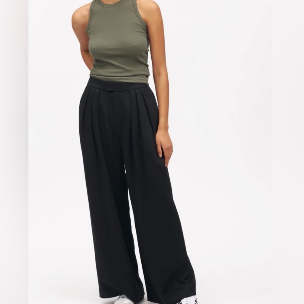 Kotn Plaza trousers in black